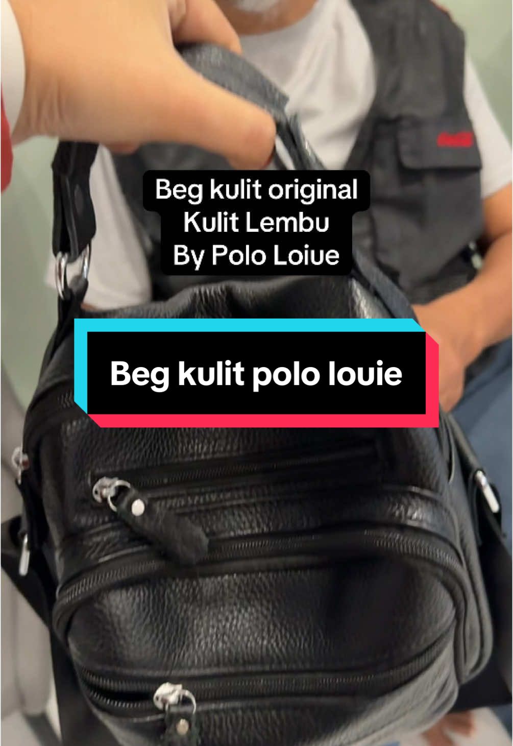 Hadiah utk org tersayang. Berbaloi. Kalau kat butik tak dapat harga ni #pololouieoriginal #slingbag #begkulit 