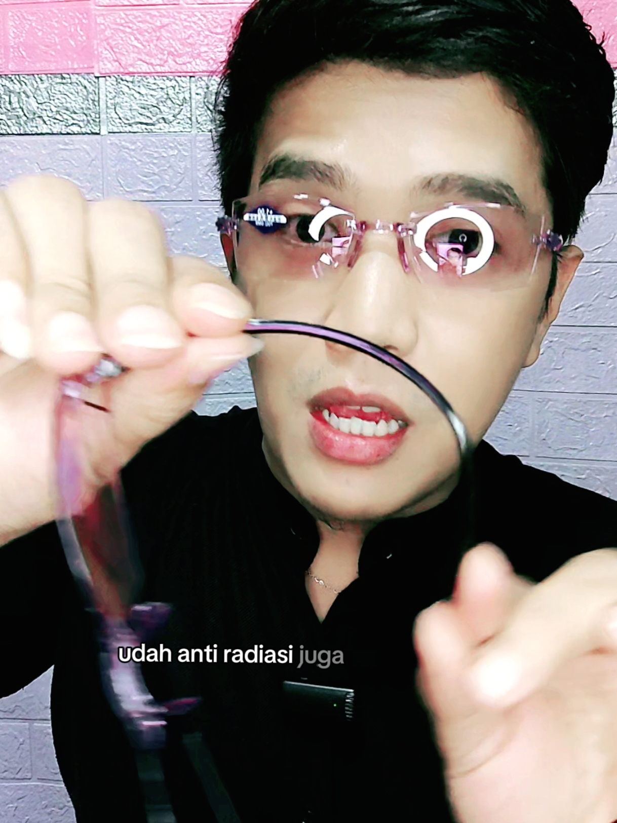 harus gercep sekarang juga sih kalo kata gua mah #PromoGuncang11 #kacamata #kacamatabaca #kacamataplus 