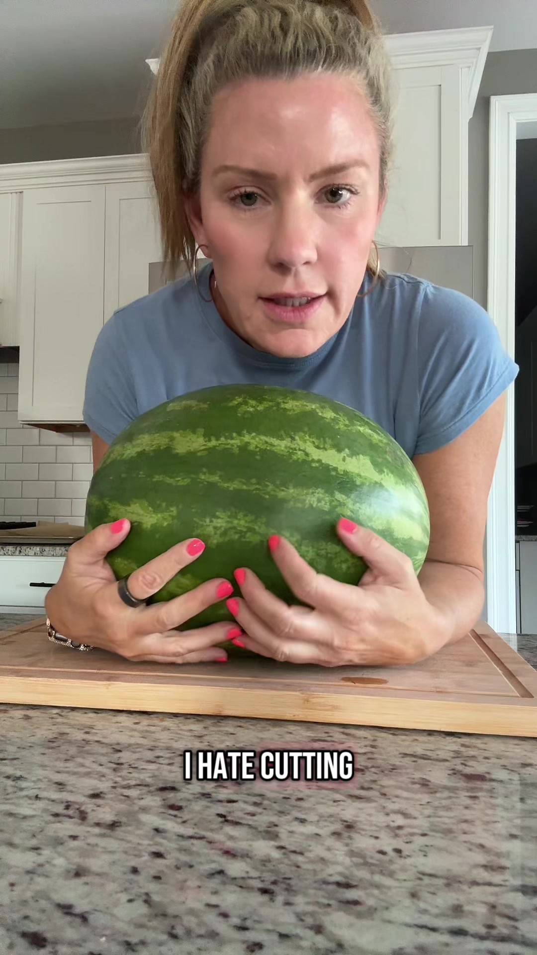 I used to dread cutting watermelon 🍉 but this slicer makes it SO easy and mess-free! Perfect cubes in seconds—game changer for summer snacking 🙌🏻 #kitchenhack #watermelonslicer #summermusthave #easysnacking #kitchentools #momhack #fruitprep #easyrecipes #kitchenfavorites #mealprepideas