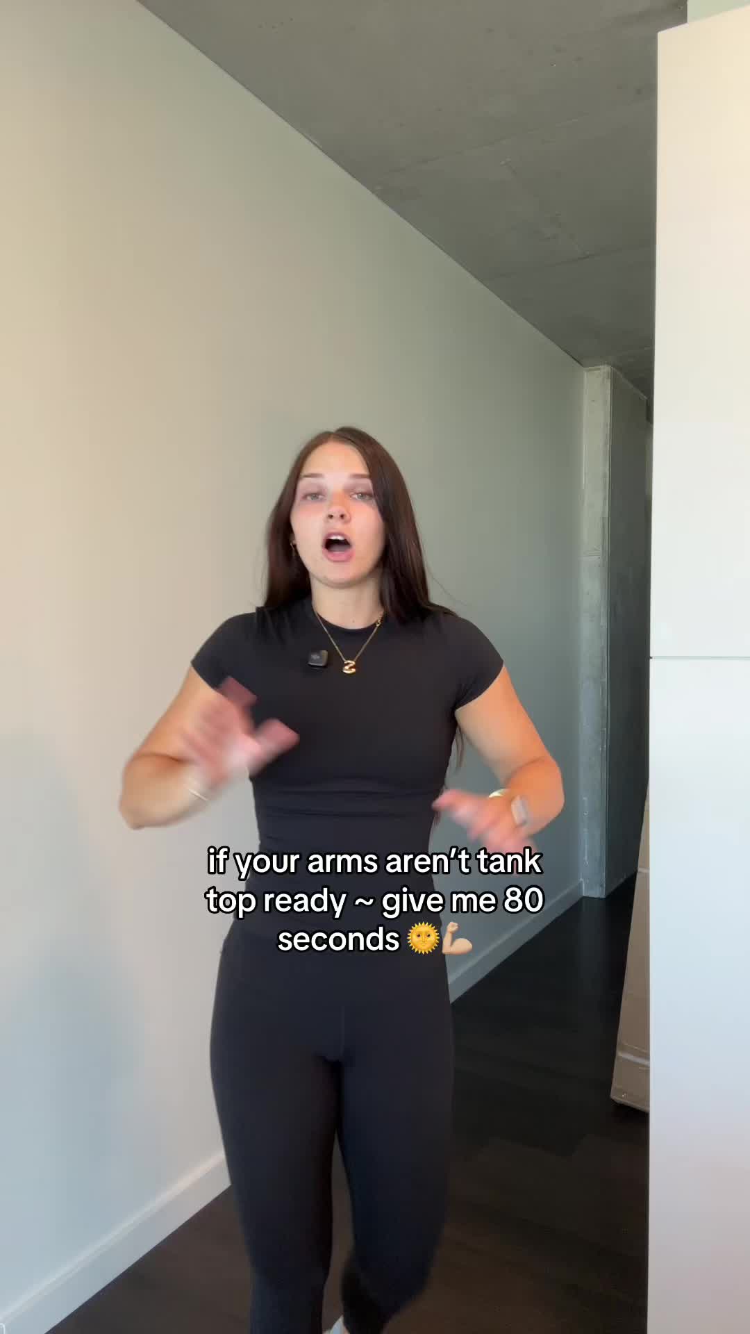 it’s now or neverrrr  #resistancetraining #resistancebandsworkout #athomeworkouts #quickworkouts #batwings 