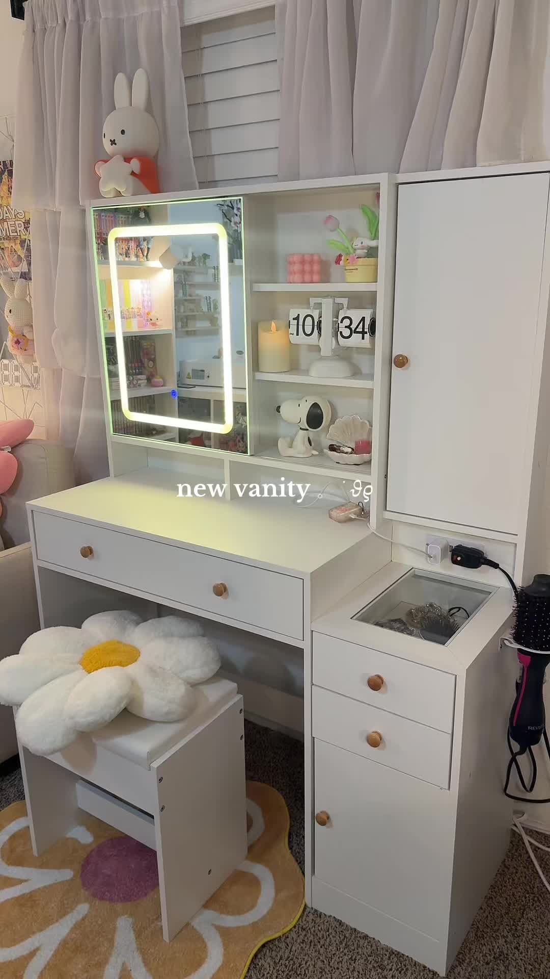 use my code “Roxana12” for $$ discount 💗💗 I looooveeee it so much thx @Vabches Official 💞💞 #vabches #vabchesreview #vabchesvanity #TikTokShopSpringGlowUp #springcleaning #fyp #vanitymirror #vanitymakeup 