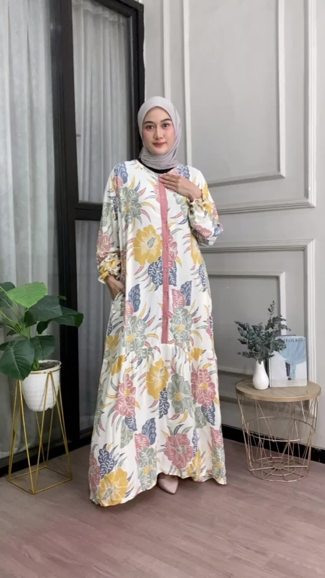 Launching besok ya cin. Jangan lupa join live ya ❤️🫰 #belilokal #gamis #gamisrayon #gamisbusui #gamiscantik #gamisjumbo #dress 