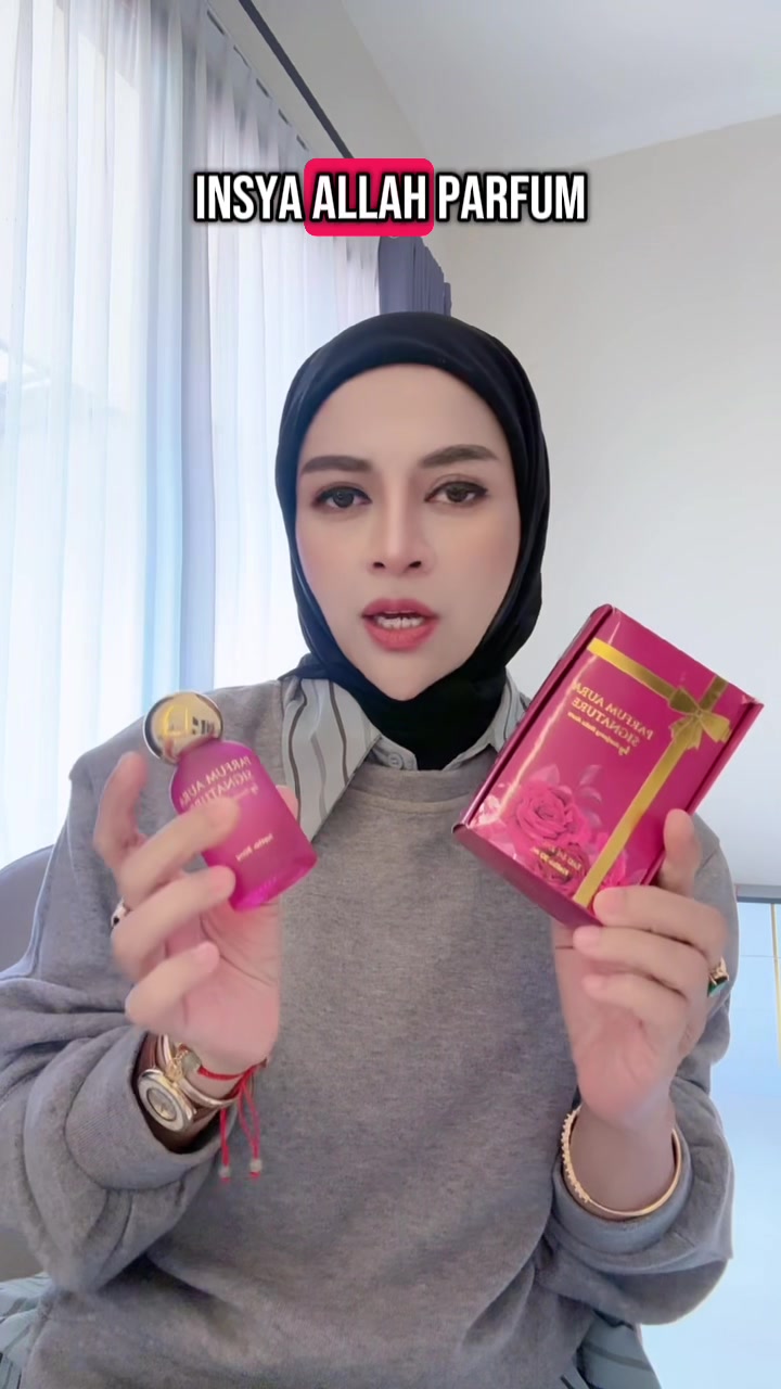 Parfum Aura signature , insyaallah membantu mewujudkan segala hajat dan tujuan baik sayang2ku semua. Klik keranjang kuning di kiri bawah ya #kanjengratuaura #heartofkanjengratuaura #parfumaurasignaturebykra #pancapanakanjengratuaura #roroasihkanjengratuaura #kemuningmaskanjengratuaura #kasugehkanjengratuaura #srirejekikanjengratuaura #auratherapybykanjengratuaura #kanjengratuaurastore 