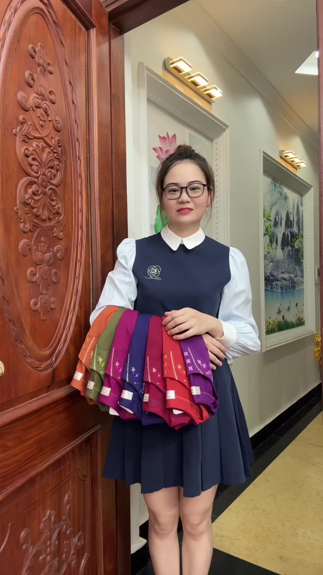 Mẫu mới lên hót hít để cả nhà sắm cho Bà Và Mẹ , chuẩn bị 30/04 rồi các bác đã chuẩn bị quà gì để tặng Mẹ và Bà chưa .Cùng tham khảo món quà ý nghĩa này nha #bomaconha #dobotrungnien #thoitrang #bomacmuahe#ngay30thang4 #monquachome #dobotrungnienHoangPhuc
