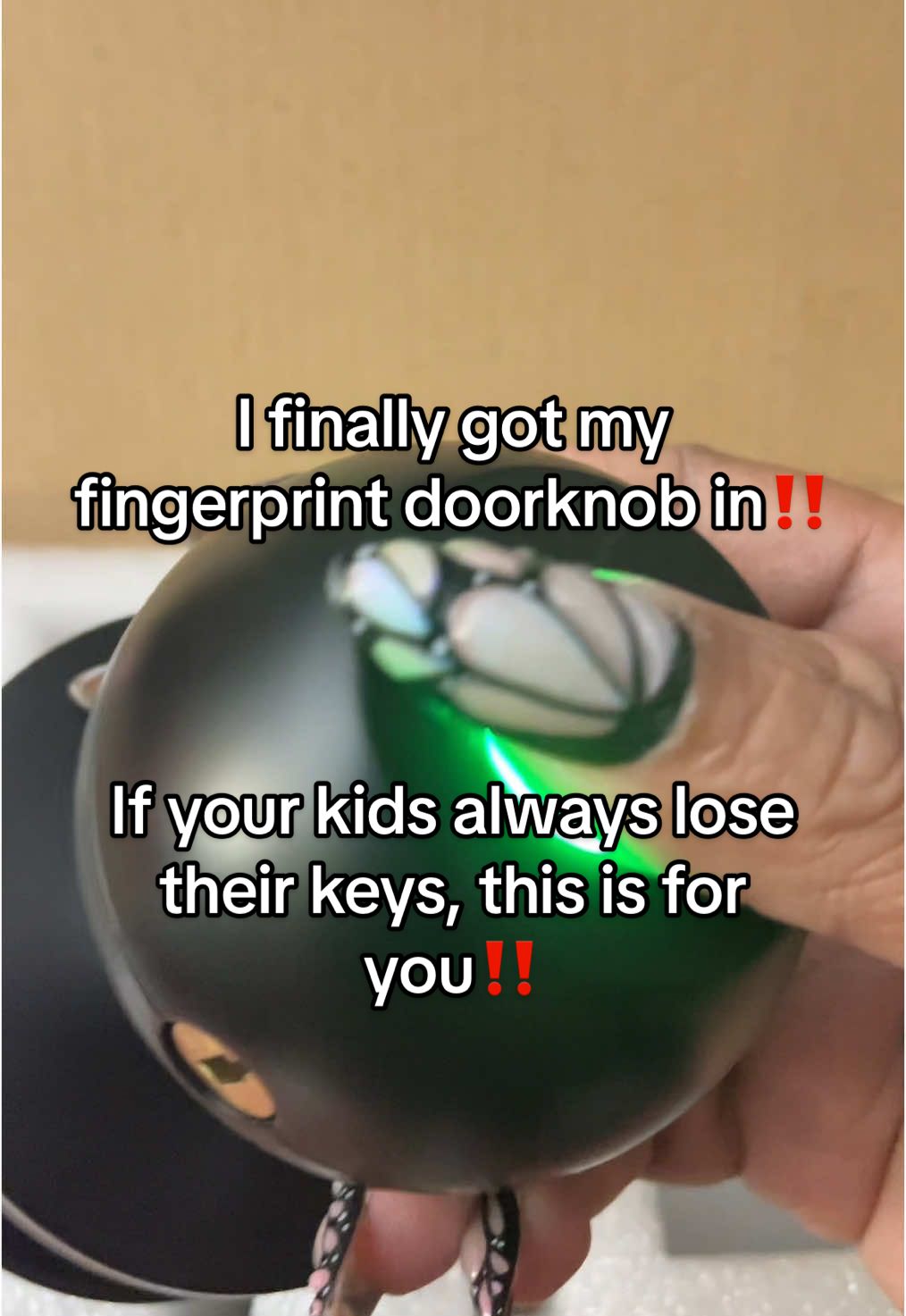#fingerprintdoorknob #doorknob #bluetooth #fingerprintdoorlock #giftideas #homegoods #homegoodsfinds #tiktokshop #treasurefinds #giftguide #giftideas #lastchance #tiktokmademebuylt #newyearnewaura #locksmithlife #fyp #foryoupage #fyipシツ #fypシ゚viral #keys #lostkeys 