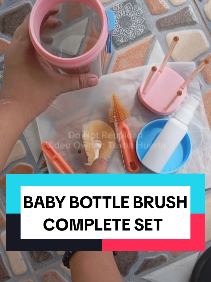 Replying to @mommysenborres perfect sa mga may bottle-fed na baby na laging umaalis/gumagala 🥰 isang bitbitan nalang, complete set na!! #babybrushset #babybrush #bottlebrush #babybottle #babybottlebrush #babybottlebrushset #mommytasha #travelfriendly #portable #completeset #babymusthave #newborn #bottlefeeding #bottlecleaner #affordablebabyproducts 