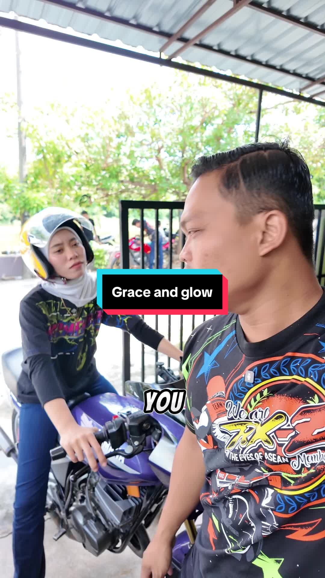 Ramai yg tanya putih2 dia pakai ape? Tu ha dia punya lotion tu xleh tinggal,wajib kena sentiasa ada dengan pakai #gracenandglowMY #graceandglow #graceandglowbodyserum