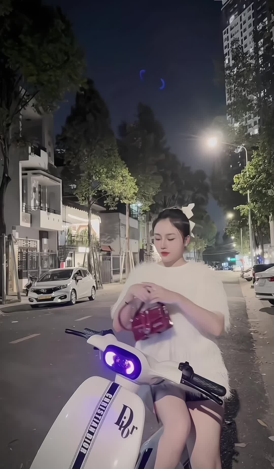 Đăng video rồi đi ngủ 😂 chắc ai cũng ddi ngủ rồi không thấy mh đăng video 😂😂#nhunghana #xuhuongtiktok #titokgiaitri #PhaiDepNgayNay #tinhyeu #lamdeptainha #lamdepmoingay 