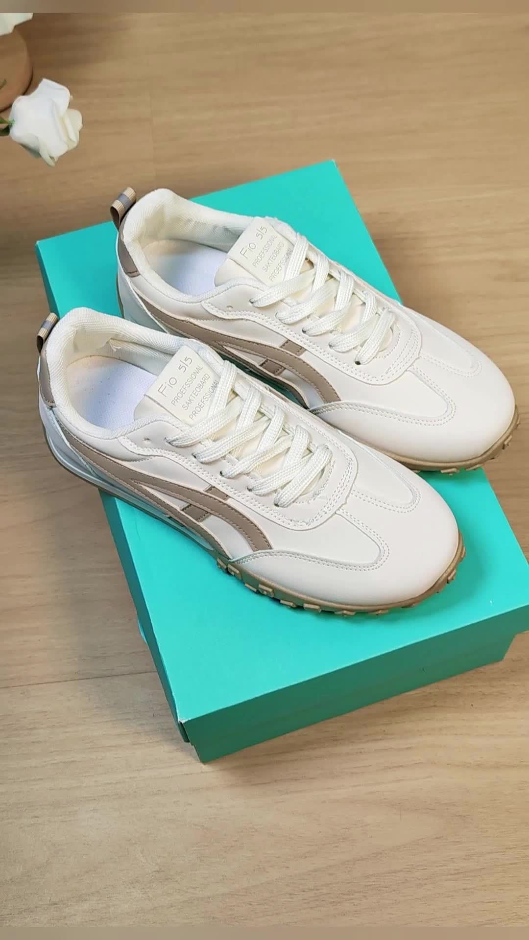 FLASHSALE LAGI AKHIR TAHUN DAN DISKON 20K JOIN LIVE SEKRANG🤍🕊🔥🔥 #shoevo  #promoguncang1212 #promoguncang #sepatumurah  #shoevoshoes  #sepatuwanita  #sepatucouple  #sepatuberkualitas  #sepatukorea  #sepatuimport  #sepatuviral  #sepatuimportmurah  #sepatubestseller  #ambyar #promoakhirtahun  24311203
