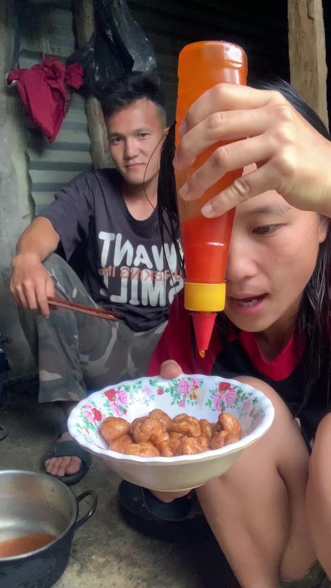 Bữa ăn sáng của 2 vợ chồng em 🥰 @giangkhaihoa_1999 @Giun Giun Shop #giungiun #giangkhaihoa #nongthon #riew 