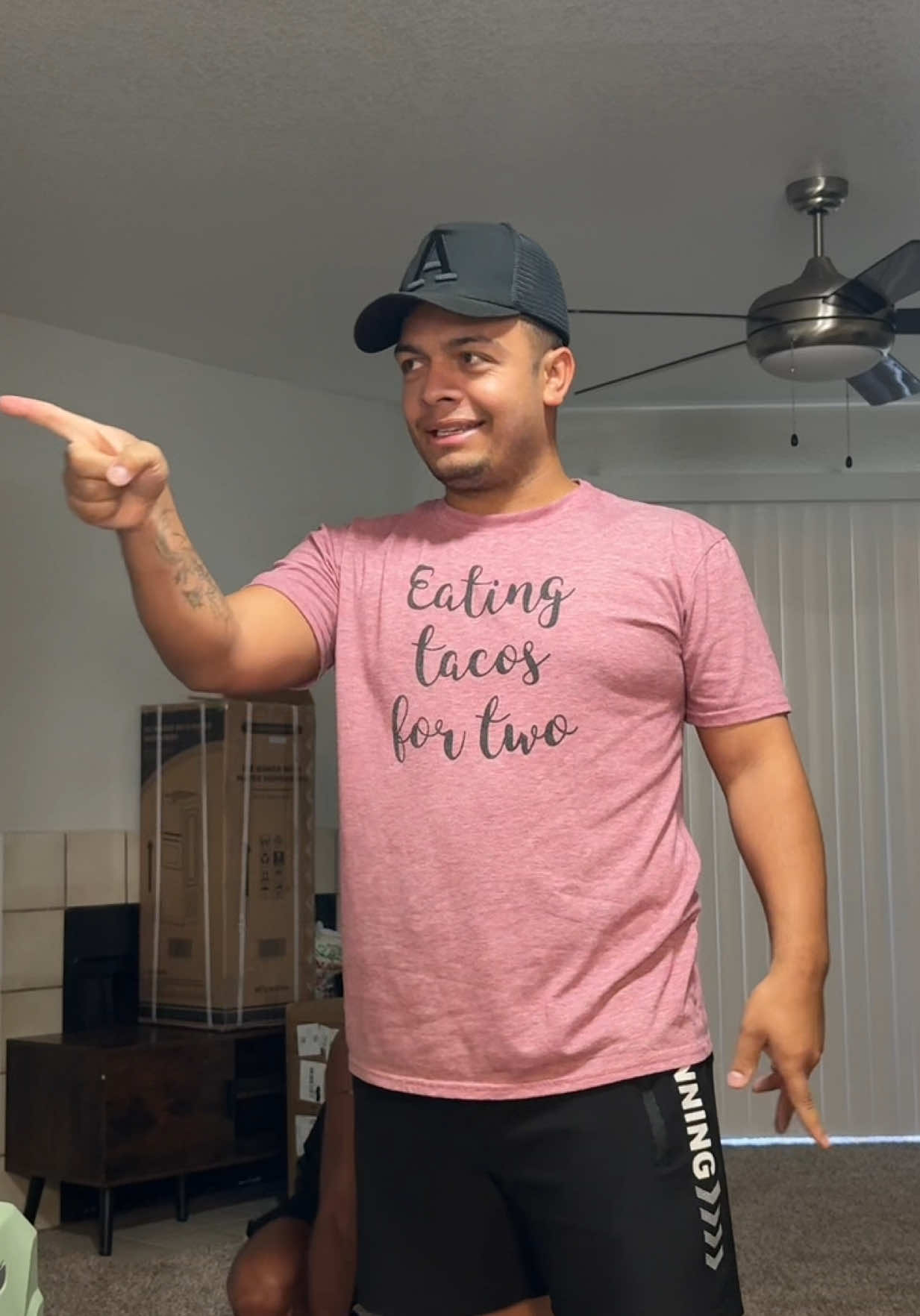 Le hicimos un regalo y esta fue su reacción 🤭 #usa🇺🇸 #viral #fyp #parati 