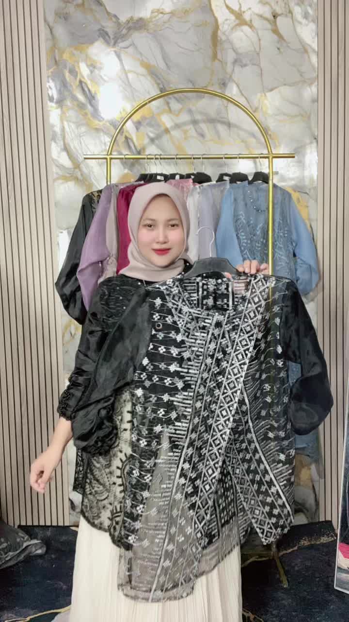 Buruan co😍😍 #trending #hitam #bajuhitam #hariraya 