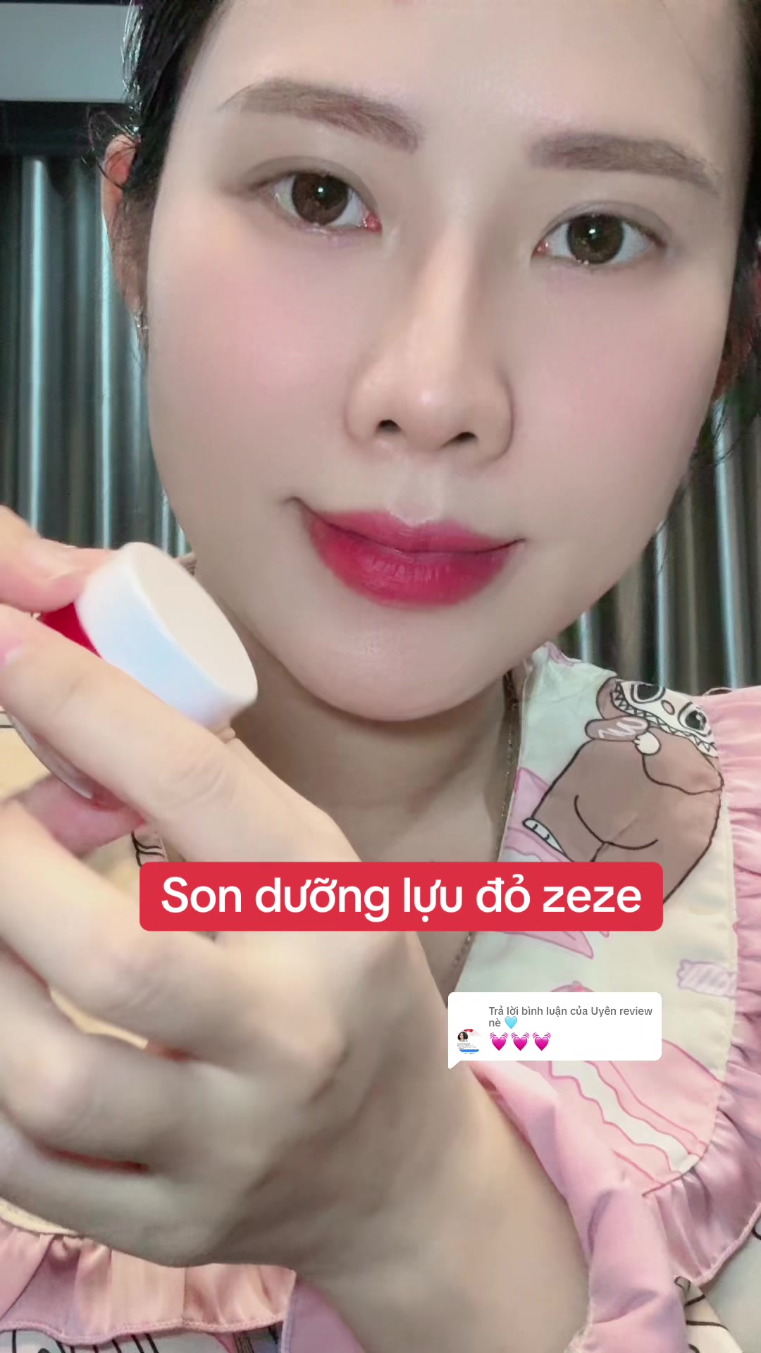 Trả lời @Uyên review nè 🩵 môi đang khô nứt bong chóc dùng e nó là môi căng mọng liền nhoaaa!!!#xuhuong #capcut #tiktok #review #thinhhanh #sonduongluudo #sonduongluudozeze #sonduongmoi 