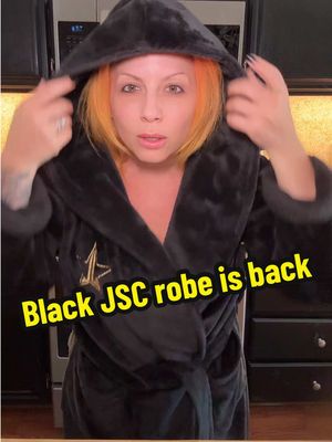 @Jeffree Star Cosmetics robes are epic and black is back in stock!!! #jeffreestarcosmetics #robe #cozy