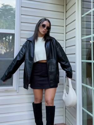 Saw someone post a fall inspo outfit with this exact fit and i was obsessed- so i had to recreate it with my new AUTOMET oversized leather jacket 😍😍 wearing size medium • • • #automet #leatherjacket #oversizedjacket #falloutfit #outfitinspo #outfit #falloutfitinspo #falldealsforyou #treasurefinds #ootd #ootn #nothingtowear #fauxleather 