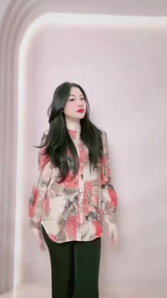 【ready stock】Tendblank Fashion new temperament print thin sunscreen shirt women loose slim this year's popular shirt...