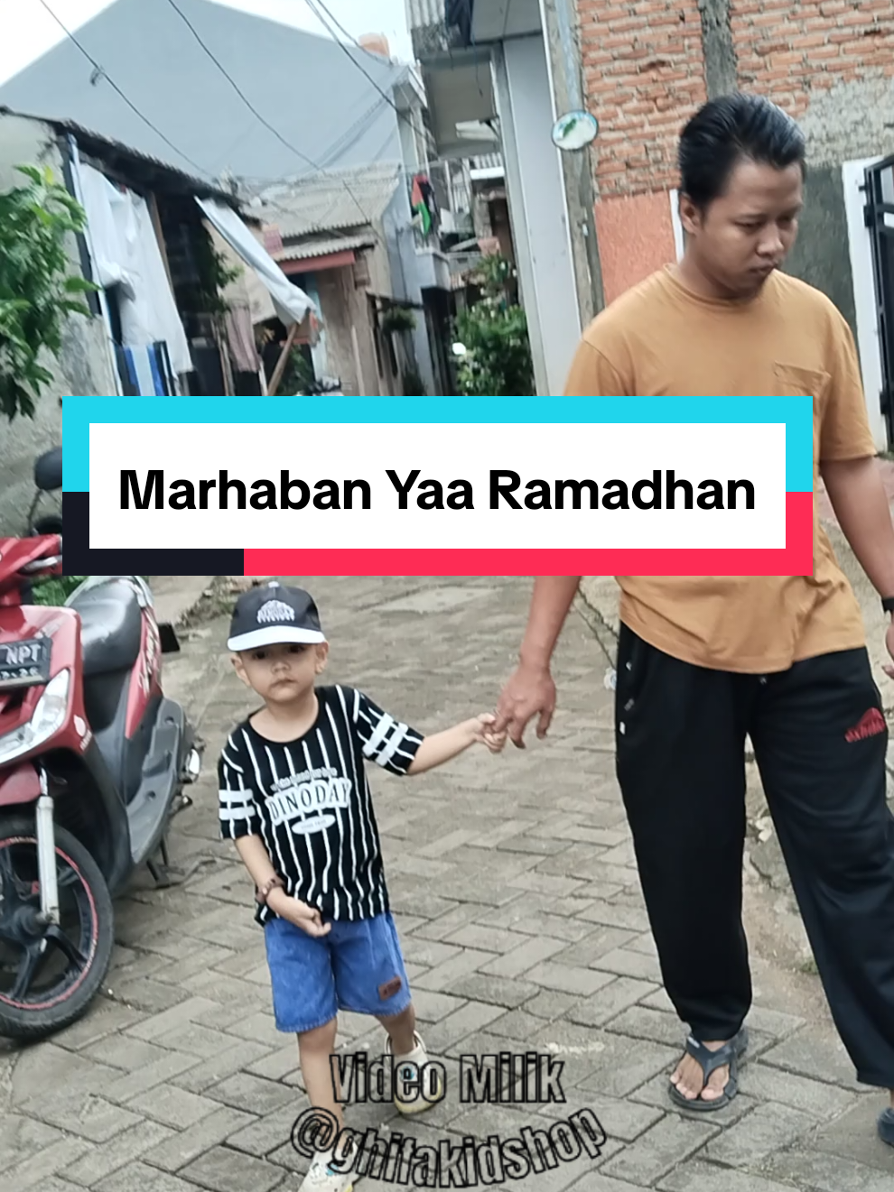 Assalamualaikum, Onty Uncle dah pada nyekar blm? Ini aku mau nyekar ke makam mbah uti & mbah akung dl.. ☺ #ghifakidshop #outfitideas #marhabanyaramadhan #setelananak 
