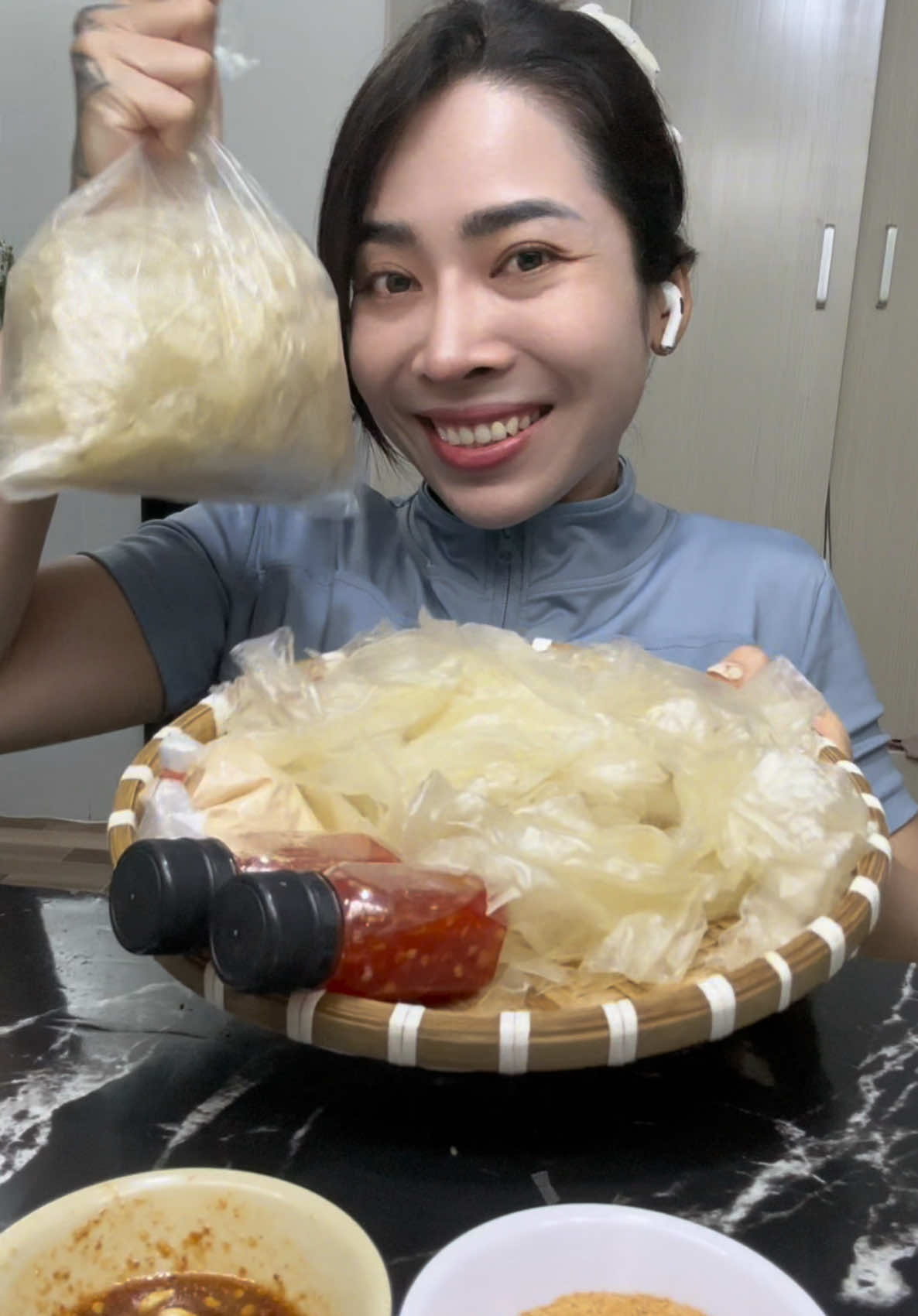 Bánh tráng rìa ủ bơ  #duyenoioi #ancungtiktok #food #anvat #reviewfood #banhtrangubo #banhtrang 