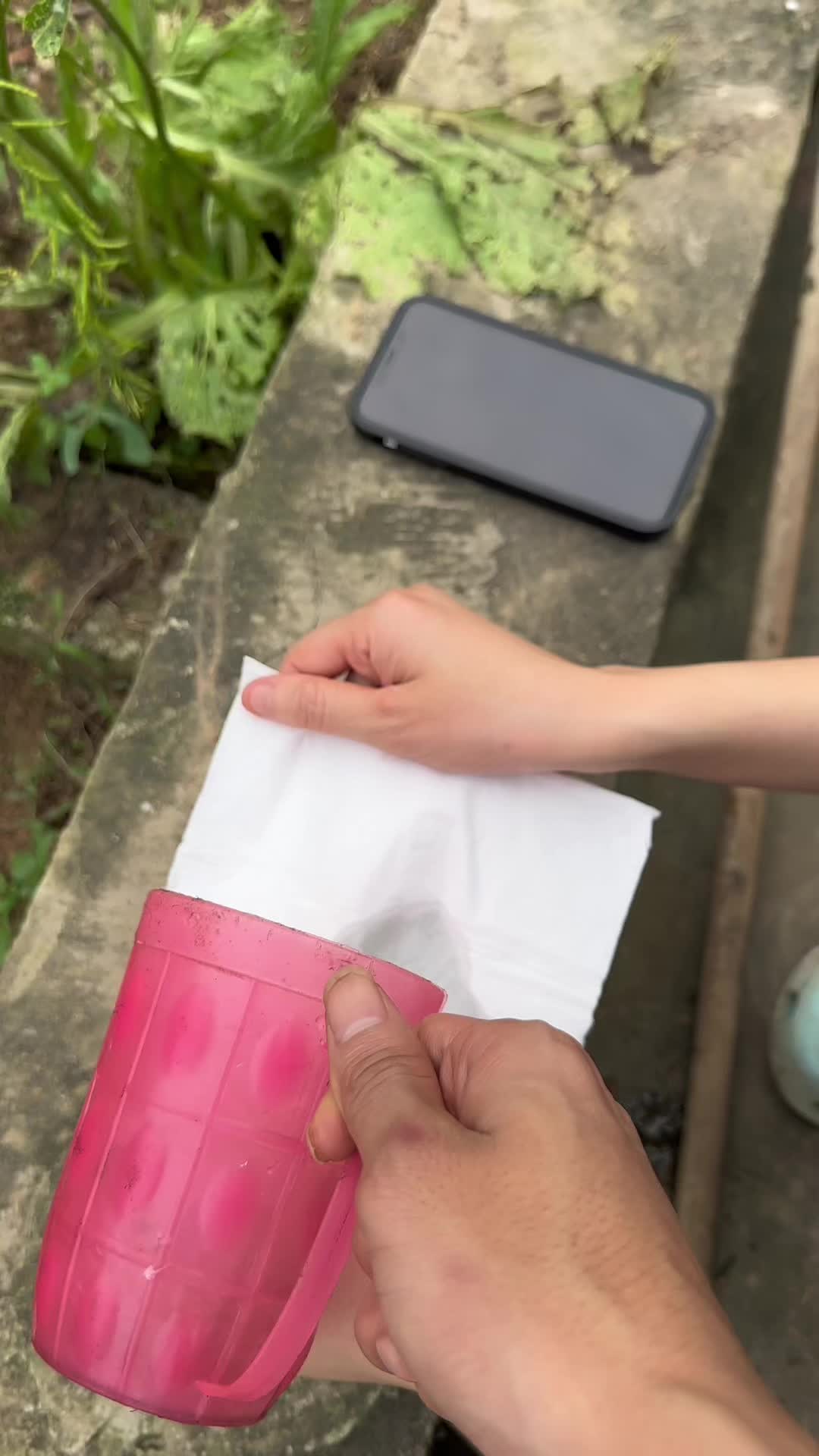 Giấy ở rỏ hàng nha#toantungtung #cuocsongthuongngay #daddy #vlogs #giayanbongsenvang #bongsenvang #xuhuong #xuhuongtiktok  