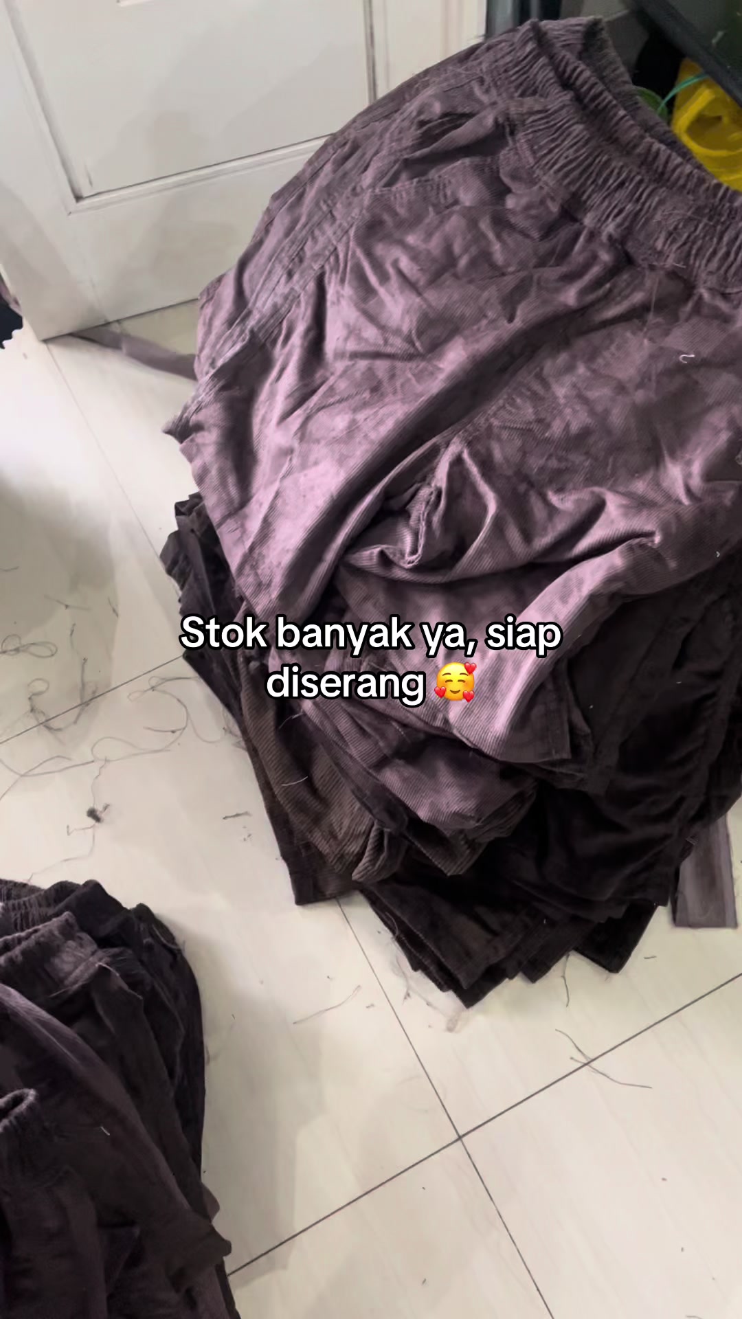 Boardshort corduroy banyak warna, yuk diborong 🥰 #fyp #celanapendek #corduroypants #arttacollection 