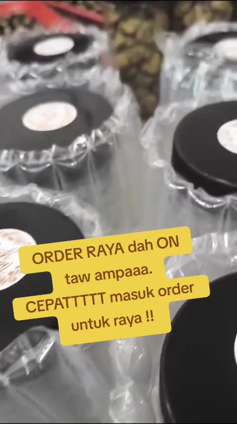 cepat ammpaa ordee Almond London untuk raya. Abang Kukis tengah berhempas pulas production tu. #almondlondon #raya #abangkukis #biskutraya 