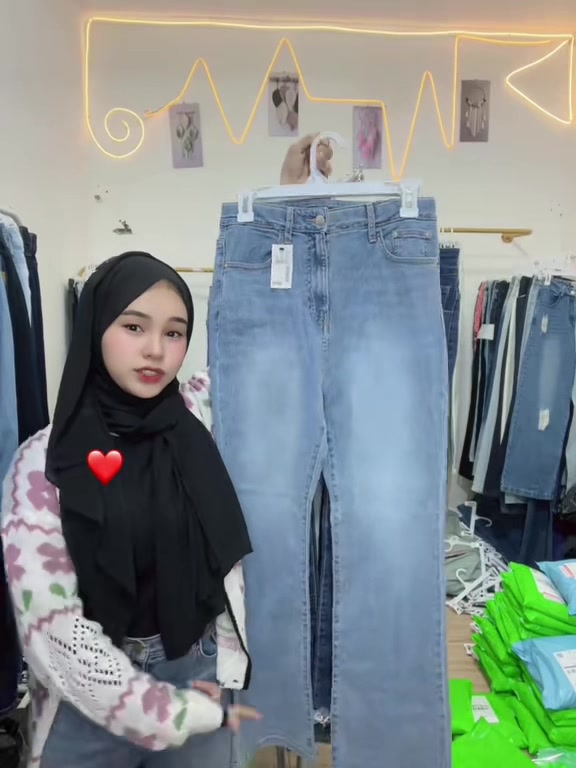 Yu gaes jgn lupa join live baru bongkaran niccc🤪 banyak cb cb mantullll😍🔥