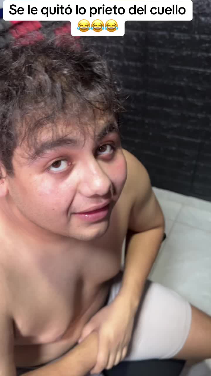 Se me quitó lo prieto del cuello con esta crema de TikTok #gym #gymtok #soyeleviercaro #elchicodeluber 