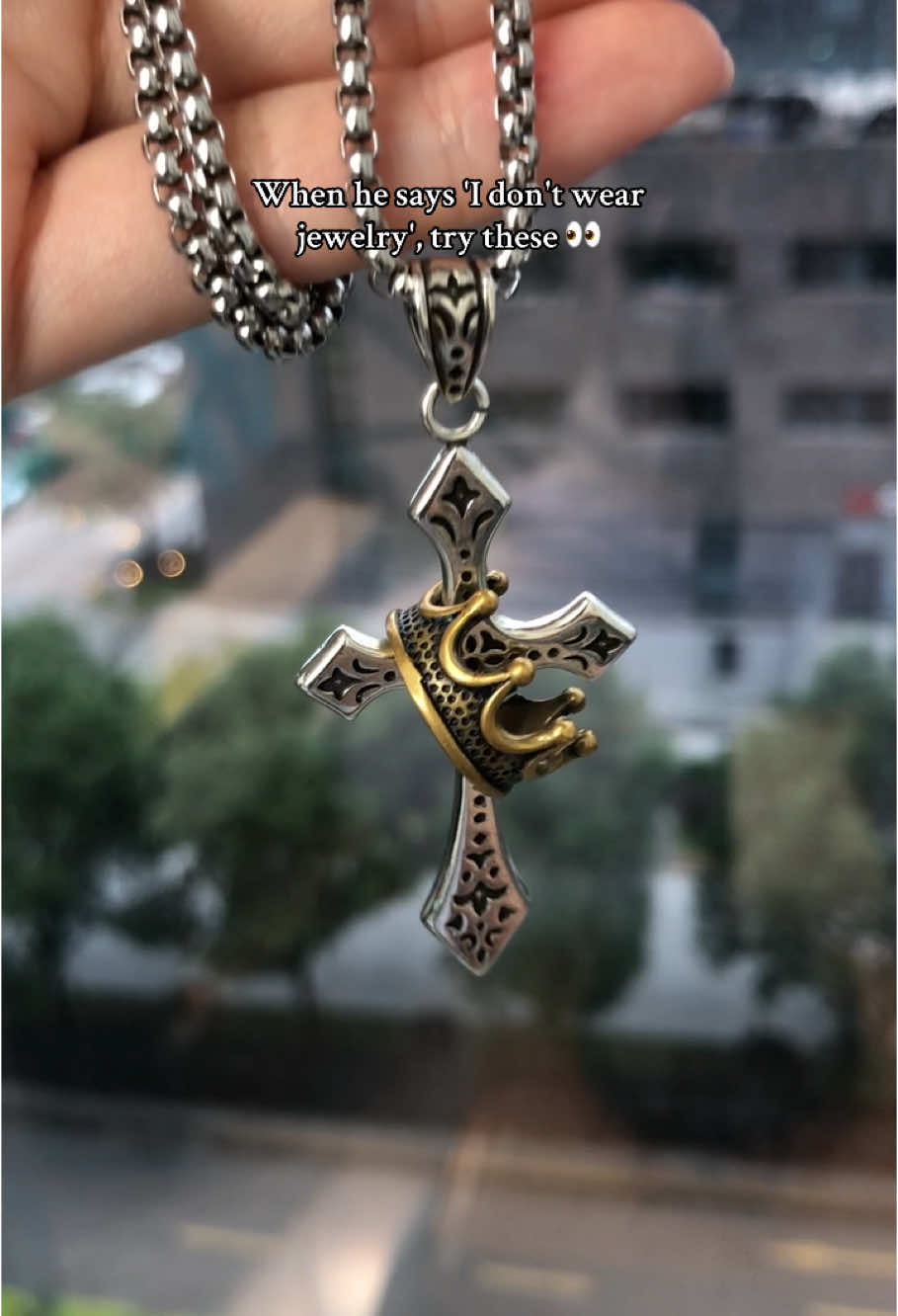 When she says 'I don't wear jewelry', try these 👀#shopvideocanival #crowncrossnecklace #amen #godbless #giftideas #hiphop 
