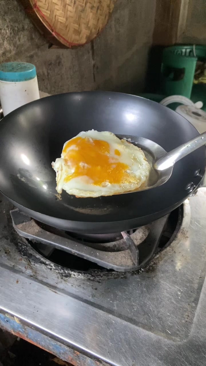 กระทะเหล็กตีลาย เค้าเปิดหน้ามาเรียบร้อยแล้วขนาด 30 cm##อาหลงchanel##กระทะเหล็กเผา##กระทะเหล็กตีลาย##กระทะเหล็ก