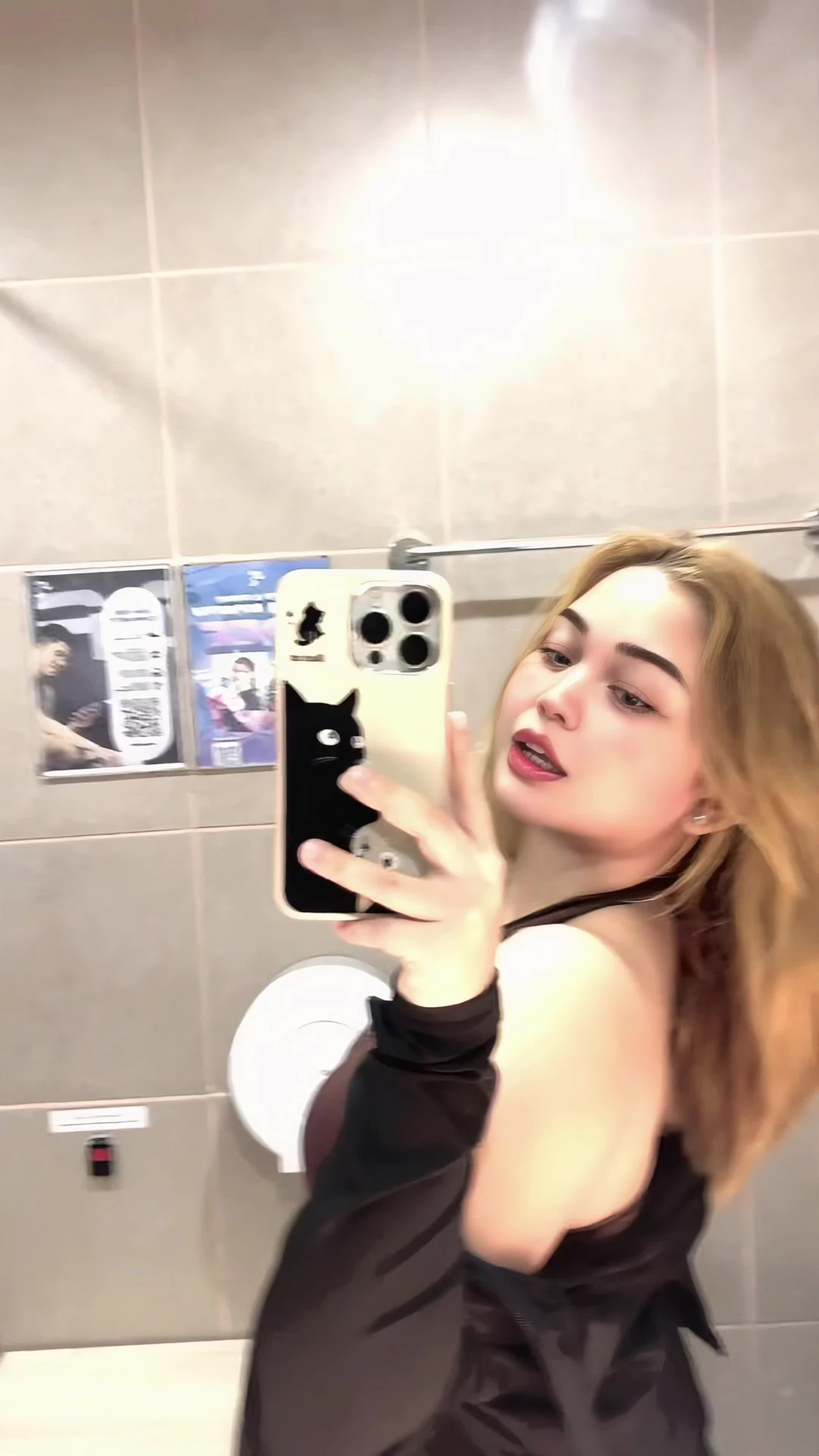 grabe, nakakasexy yung top! 
