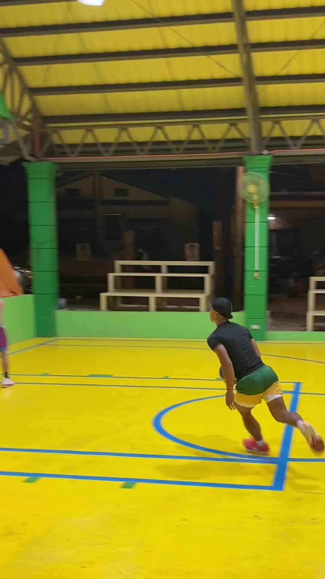 Ang comfortable niyang gamitin mga pare #leggings #basketball #dunk 
