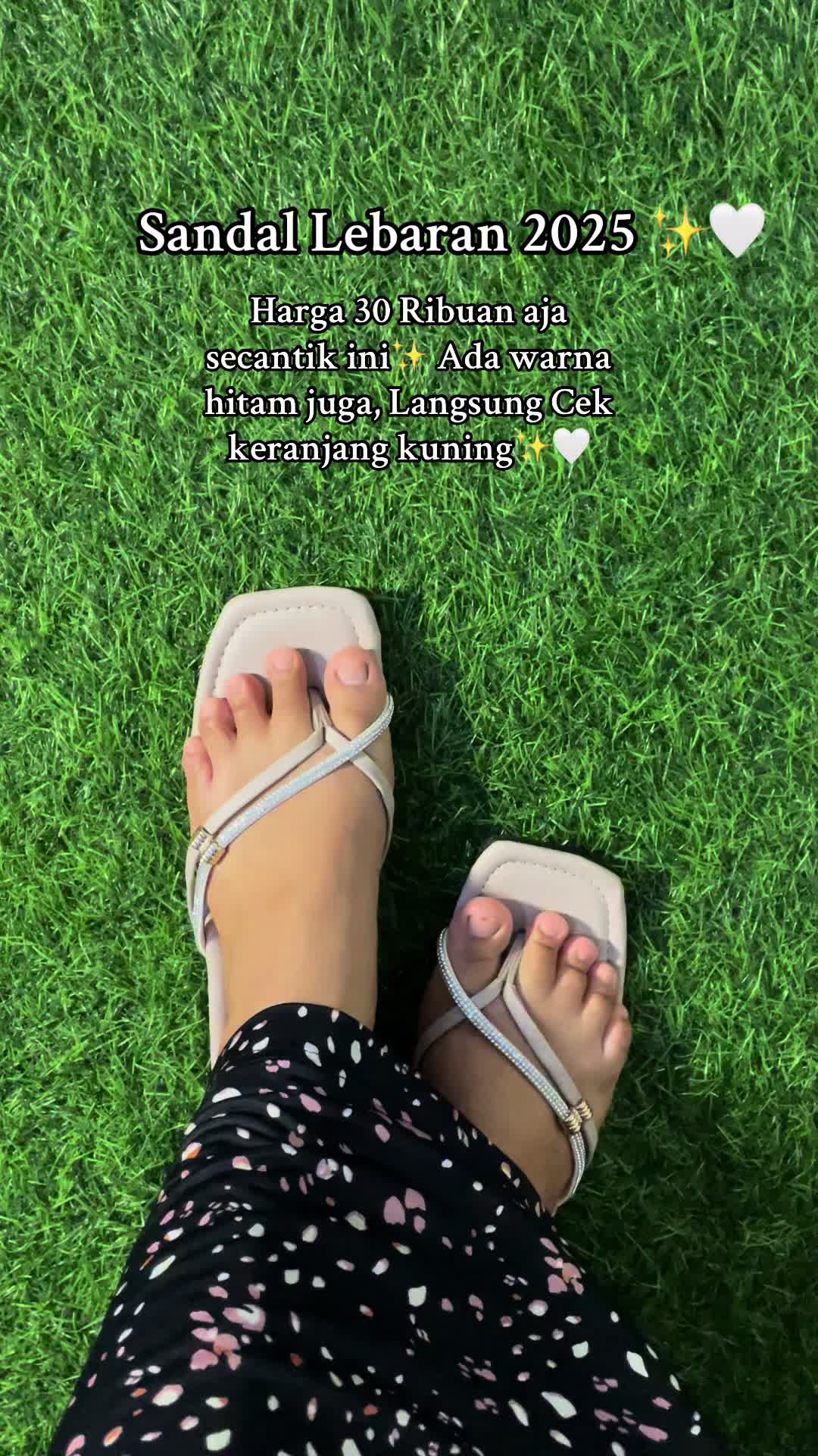 Sandal Lebaran 2025, Simple tapi cakep banget🥰✨ Untuk cek size dan warna nya, Klik keranjang kuning⚠️🤏 #sandalwanita #sandallebaran #sandalkoreanstyle #sandalmurah #sandallebaran2025 #sandalempuk #sandalempukmurah #spillbylesa 
