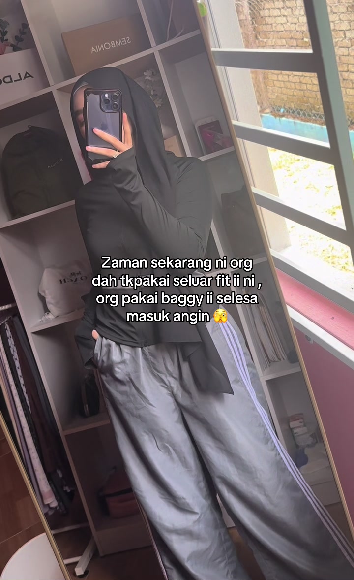 #CapCut #fyppppppppppppppppppppppp #tiktok #foryou #foryou #viral #tracksuit #tracksuitbaggy #fypシ #newbietiktok #newbieaffiliate 