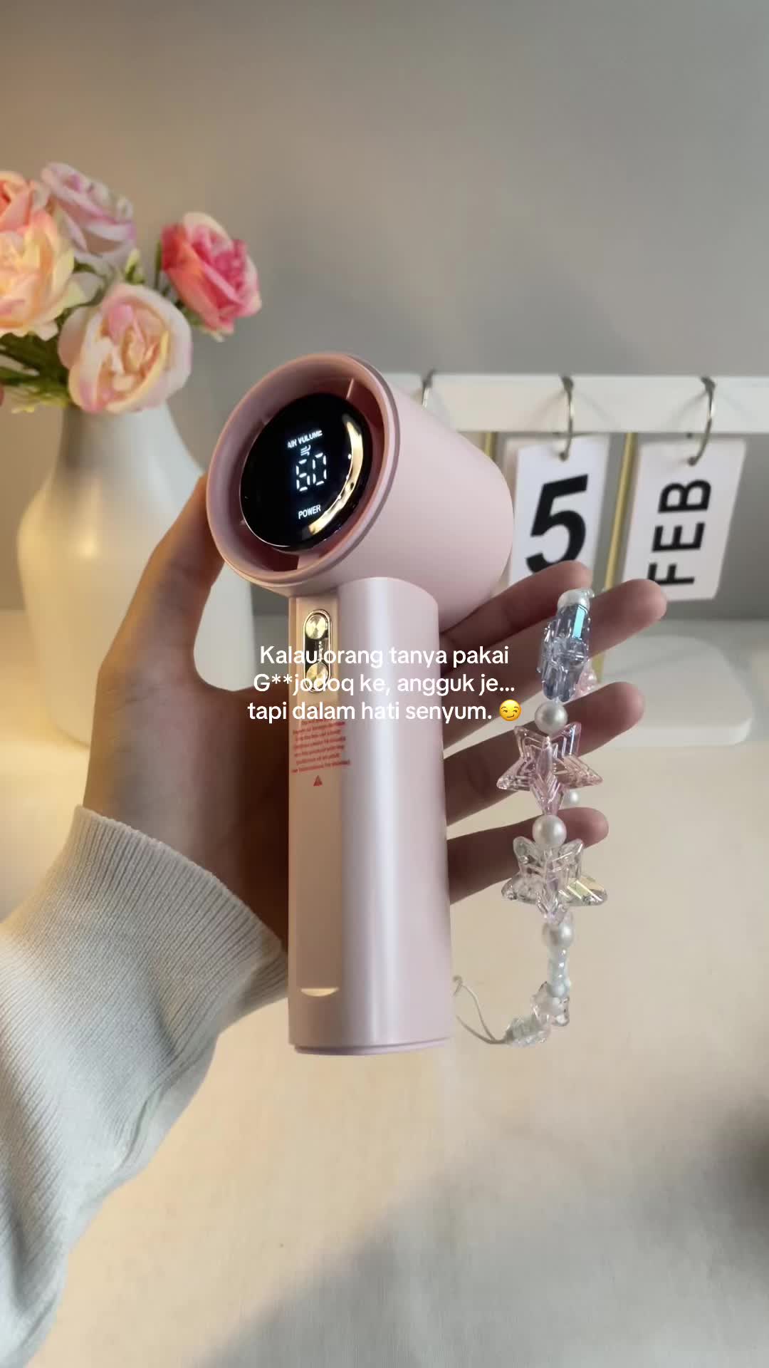 Jangan tertipu dengan harga mahal, sebab yang ni pun sama power ,quality tiptop tapi lagi jimat! 💯 sudah anda belajar? Sila komennn 😂 #fyp #fypage #fyppppppppppppppppppppppp #fypシ゚viral🖤tiktok #fyppp #goojodoq #copyoriginal #kipasangin #portablefan 