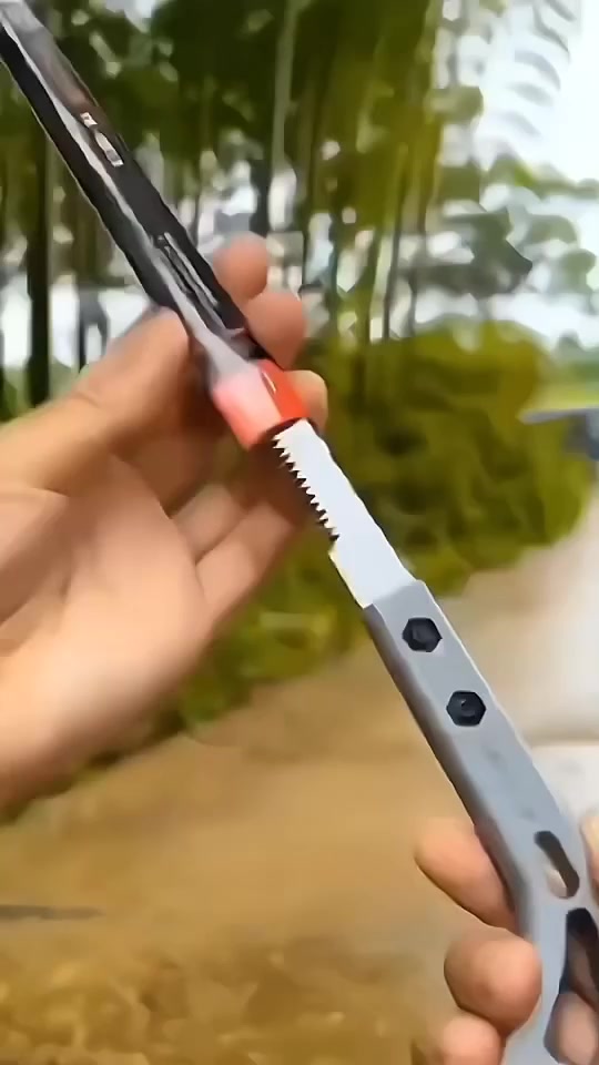 Fast Japanese craft small saw hand saw gardening chicken tail saw branch chopping artifact swallow tail saw#dovetailsaw #handsaw #smallhandsaw #hardware #highperformanceutility 