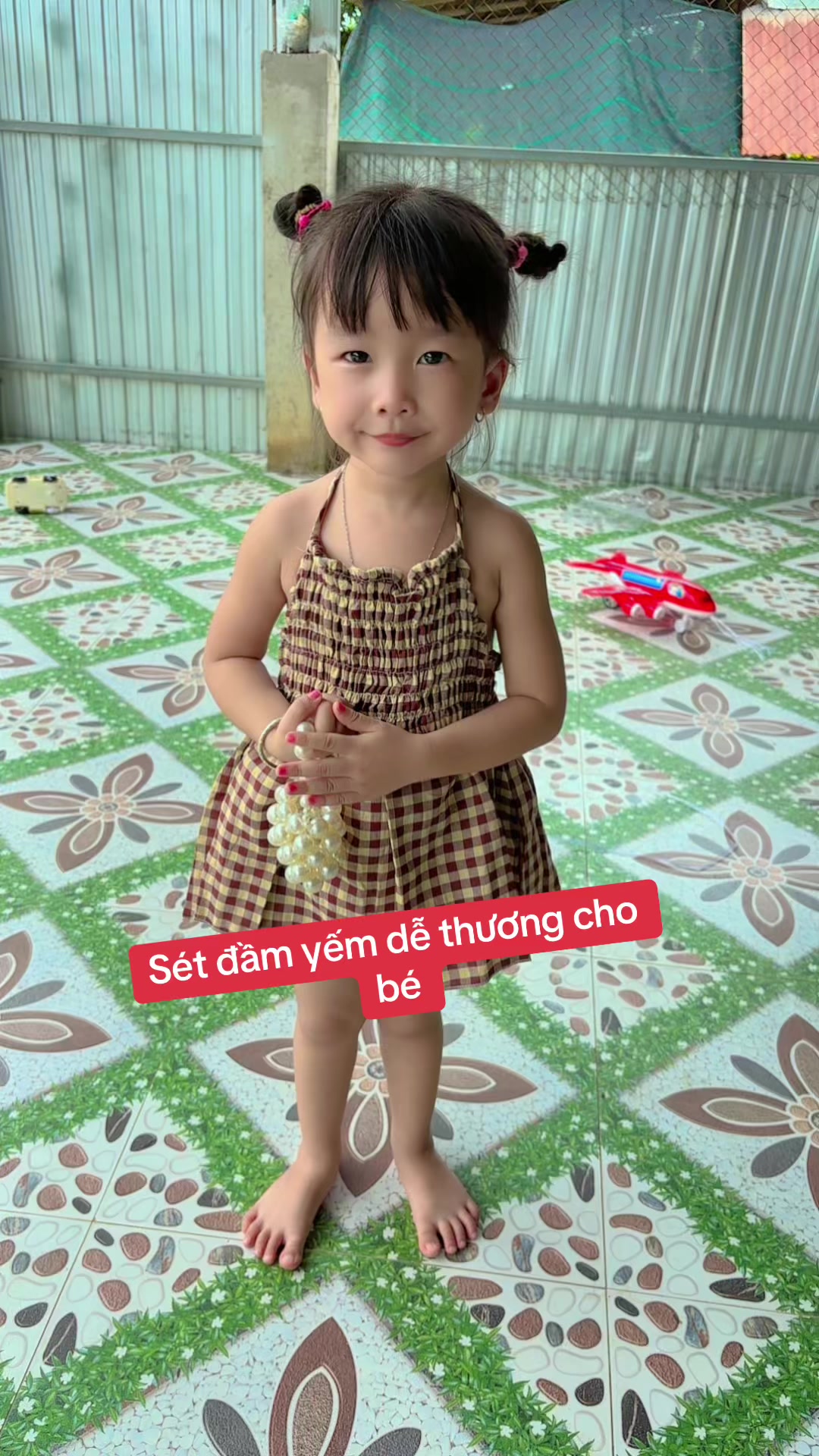 Sét áo dây yếm kèm quần đùi cho bé gái