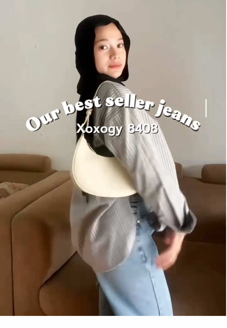 Best seller jeans ✨🫶🏻  Xoxogy 8408✨🛍️ #warpathterkece #warpathjeans #dukunglokal #belilokal #highwaistjeans #outfitinspo #inspooutfit #kulotjeanshighwaist 