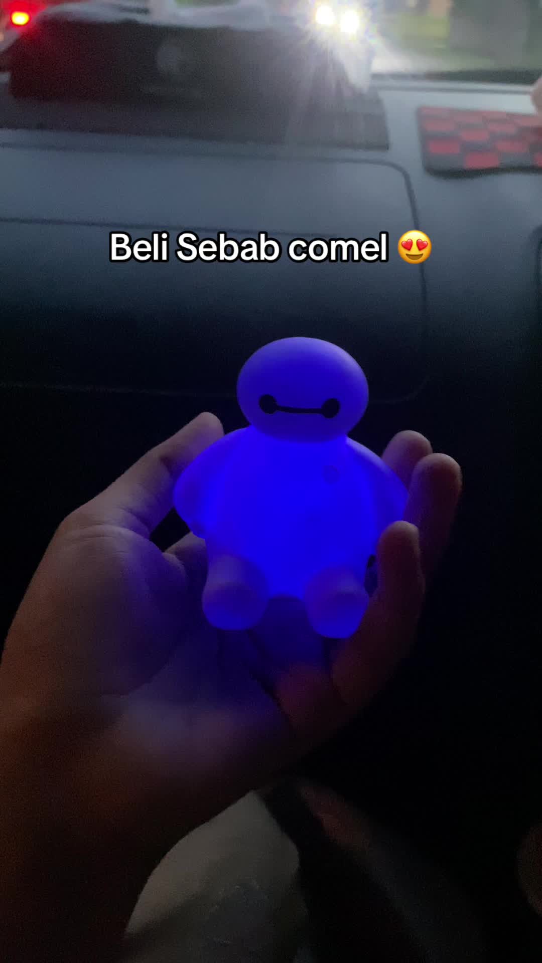 Letak atas dashboard, nampak meriah terus😍