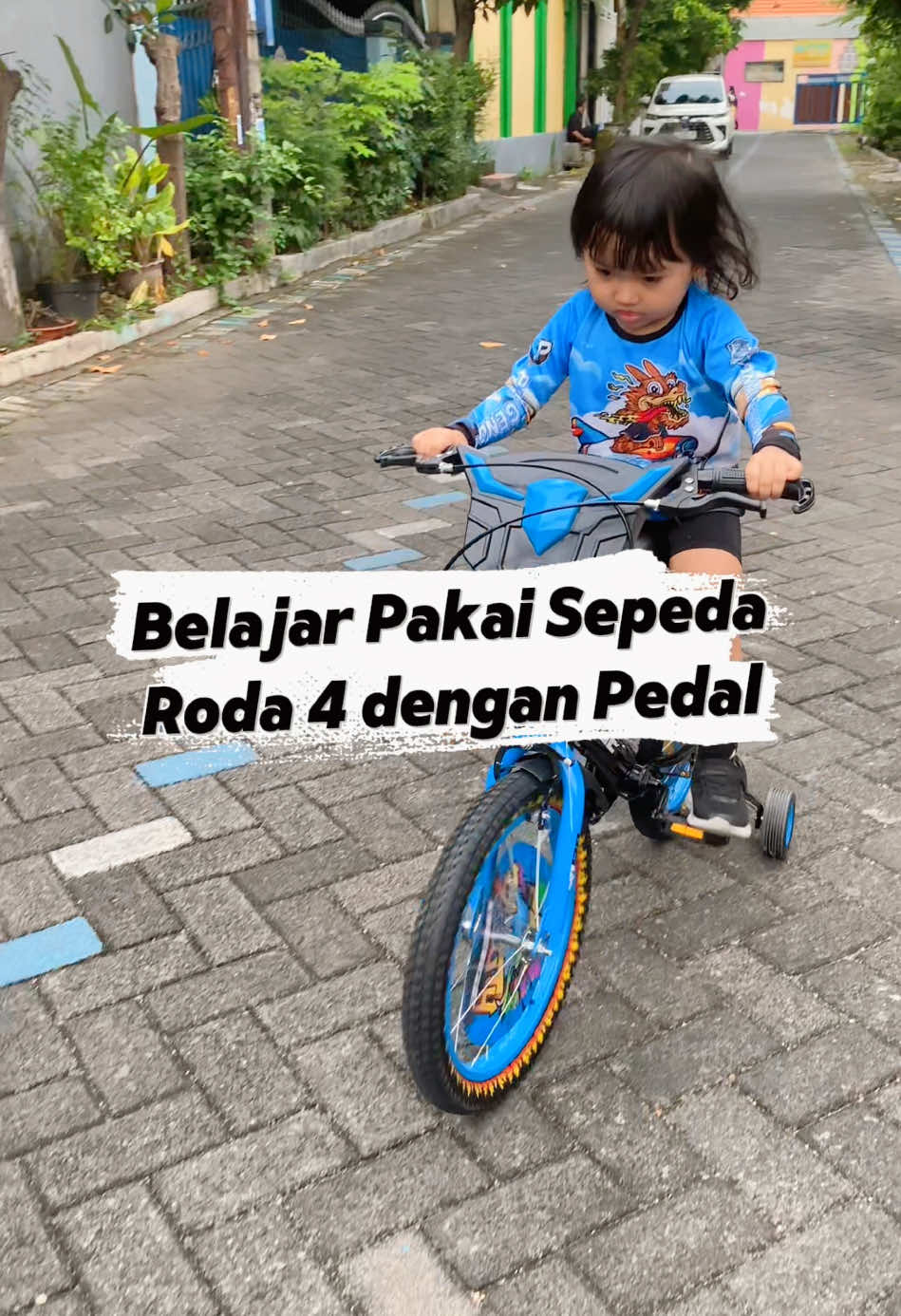 Belajar sepeda roda 4 🥰 . . #sepeda #sepedaanak #sepedaanakroda4 #sepedaanakmurah #sepedaanakviral #sepedaanaksekolah #sepedaanaklakilaki #sepedaanak12inchi #sepedaanak16inch #sepedaanak5tahun 
