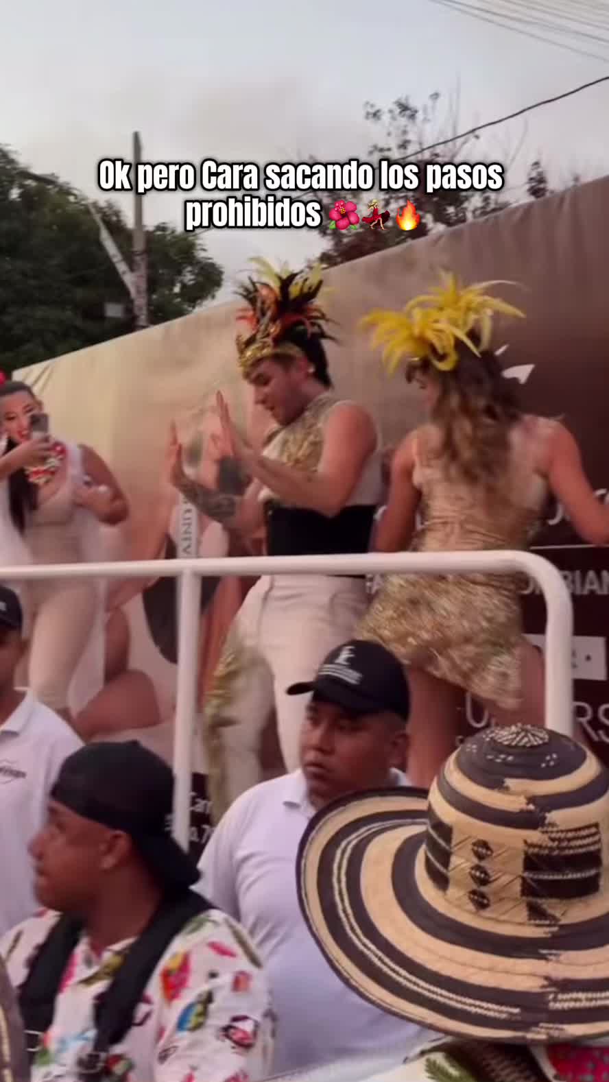 Dándola toda 💃🏼🔥🌺@oficialcara_ @Valentino🐻🧸 #parati #paratiiiiiiiiiiiiiiiiiiiiiiiiiiiiiii #foryoupage #viraltiktok #viralvideo #cara #valentino #viralllllll 