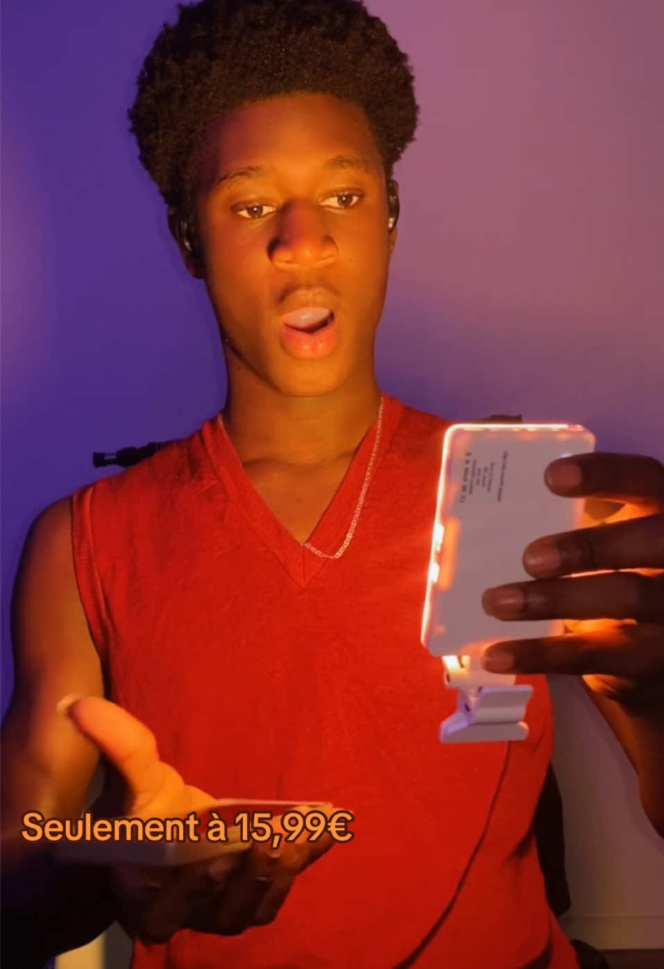 💡 Nouveau clip lumière reçu en collab ! Ultra pratique, léger et super efficace pour un éclairage clean en toutes circonstances ✨ Selfies, vidéos, visios… tout est plus pro avec ça. Un vrai game changer 🔥 Merci à [nom de la marque] pour l’envoi 🙌 #Collaboration #ClipLumière #ÉclairageMobile #ContentCreator #LumièreOnFleek