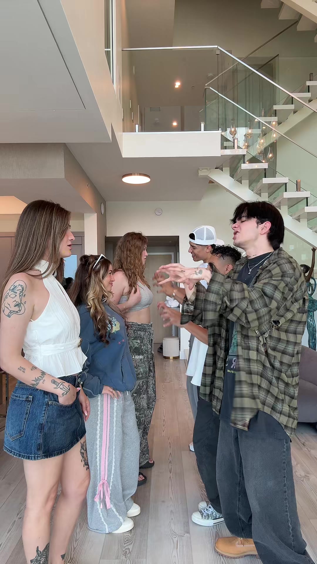 Un Grrrrr 🐅🐯 @Mujerdebuenapasta @Nichole @Salvitatvoficial @sondra_blust @jcandsondraa  #carlosalbertofuentes #carlosalberto #carlhoos_ 