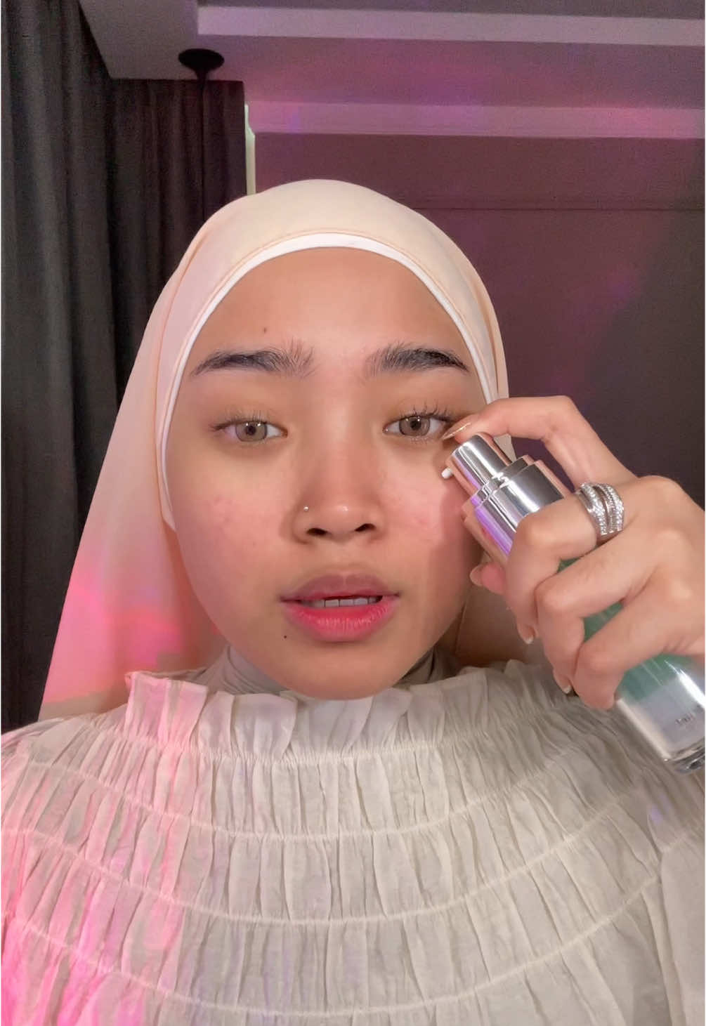 yeen nak bagi tau secret untuk dapatkan flawless makeup look🫶🏻 korang boleh checkout primer & setting spray ni dekat showcase yeen okay #SHEGLAM #SHEGLAMMY #sheglamprimeandsettingspray #primer @SHEGLAM Store MY 