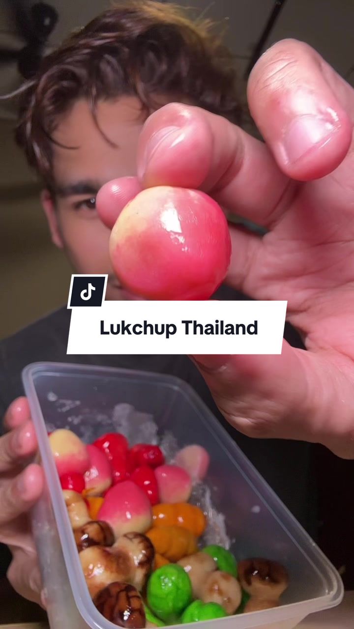 First time makan lukchup.. sedap wehh manis macam Kuih Kasturi rasa dia