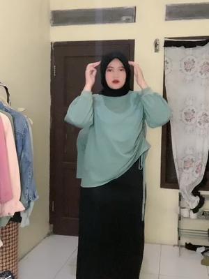 Wkwkw ga jelas banget joget nya ,