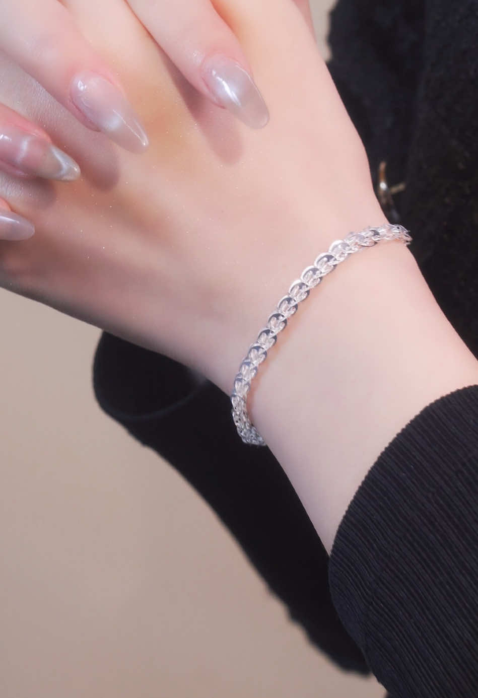 Gợi ý cho cậu mẫu lắc tay đuôi phụng thanh lịch nhưng không kém phần trendy nhà TLEE🤭🤭❤️ #tleejewelry #lactaybactlee #daychuyenbactlee #khuyentaibactlee #trangsuc #trangsucbac #nhanbactlee 
