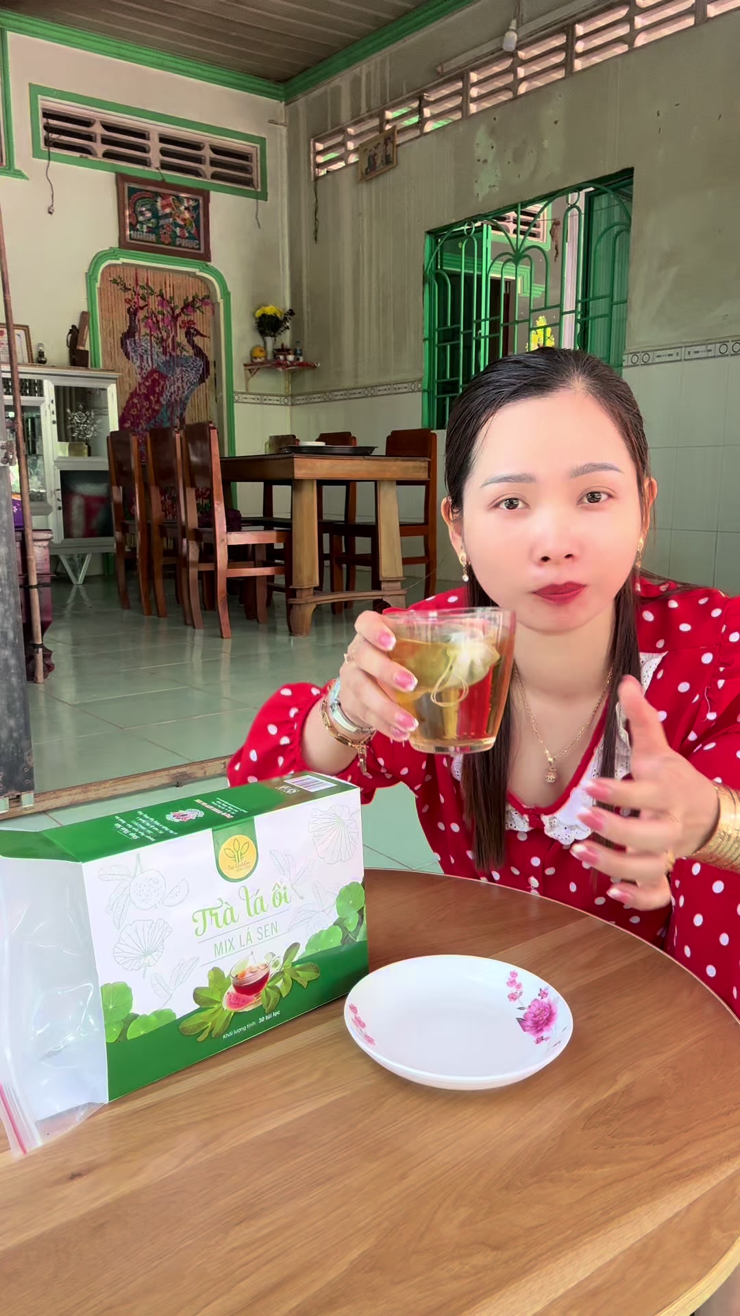 Uống nóng ngon hơn nhé chị em#phankimchi #phankimchi36 #tralaoi 