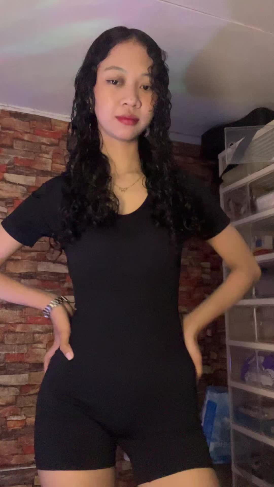 Grabe tong body suit ni hattie diary😭