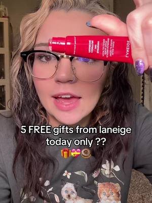 i don’t ask questions i just take any free gifts i can get!! No sure how long this deal is going to last. Subject to change. #laneige #glazecraze #skincare #lipcare 