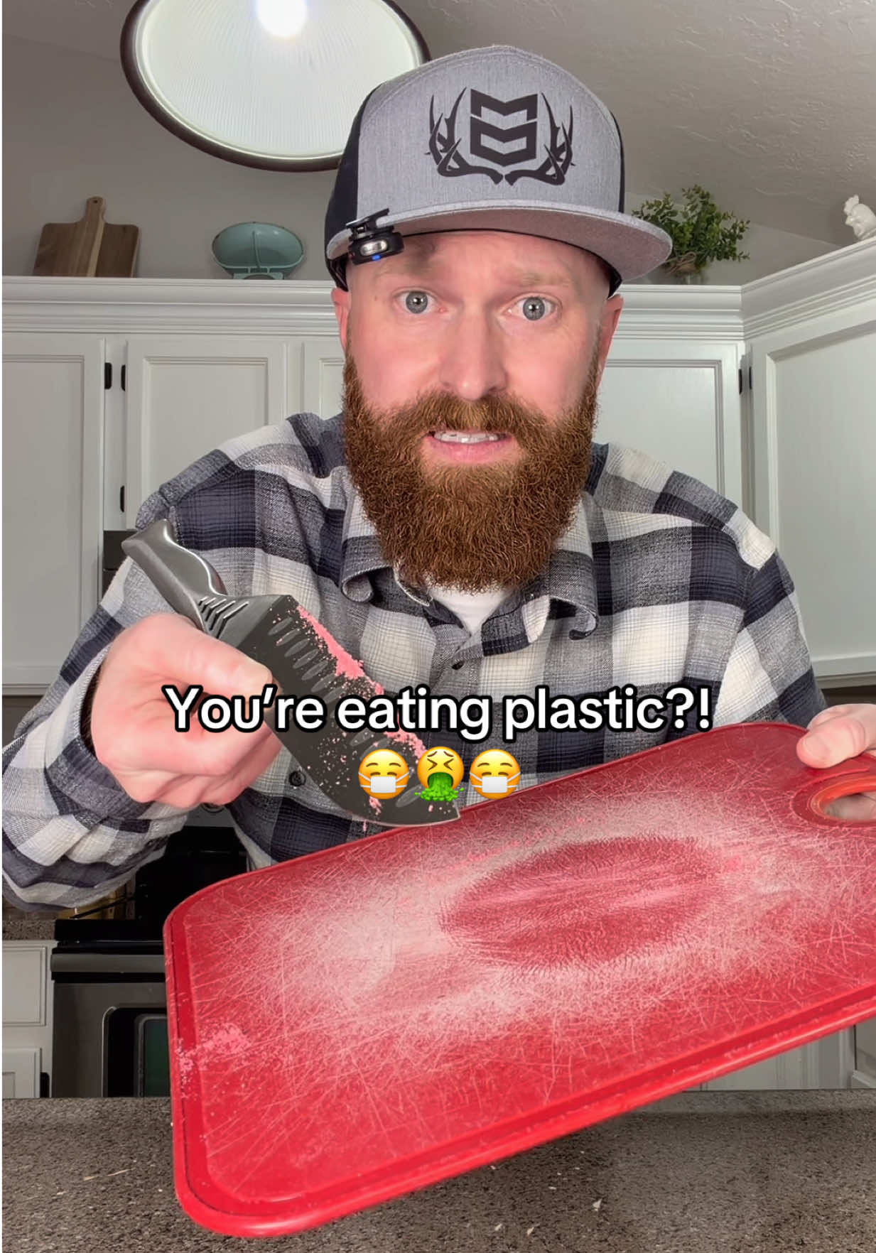 Why are you cutting your food on PLASTIC?! 😷 Switch to Stainless Steel! 👏 #PlasticFree #CuttingBoard #StainlessSteelCuttingBoard #KitchenEssentials #TikTokShopCreatorPicks 